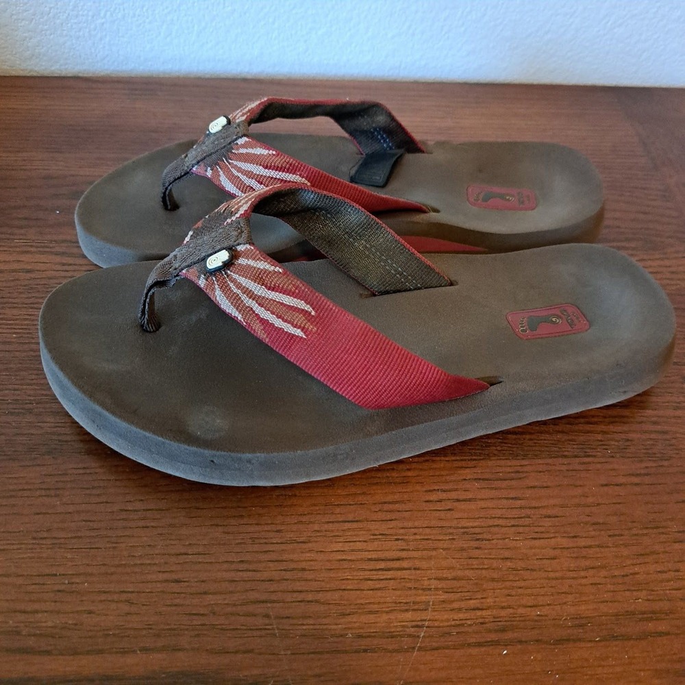 Teva Mush Flip Flops Womens 7 Brown Red Geometric Straps Sandals 6119